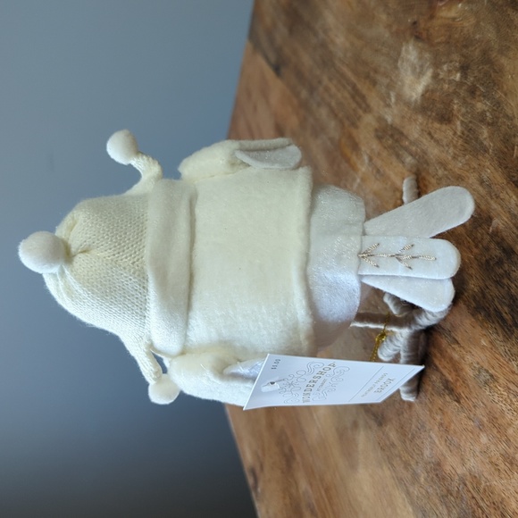 2023 Featherly Friends Brook - Picture 2 of 4